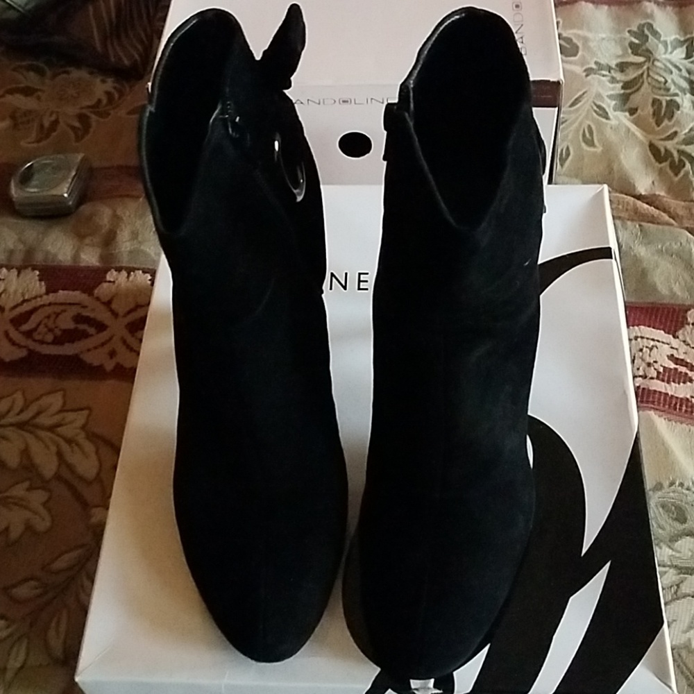 Nine west black suede ankle boots size 9